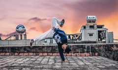 Chàng dancer 'chất lừ' của nhà Viễn thông