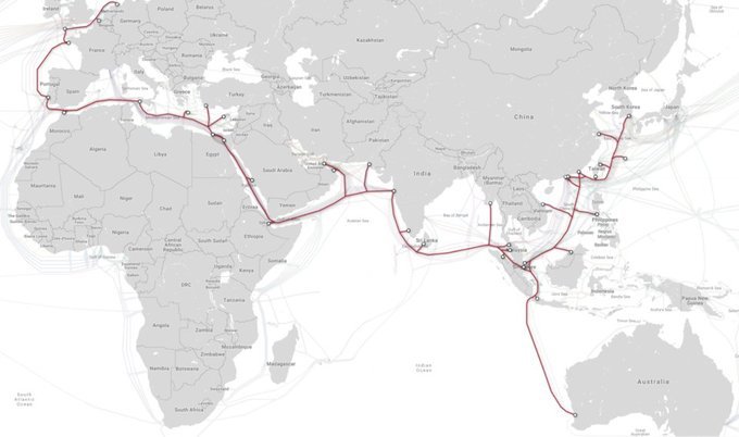 <p class="Normal" style="text-align:justify;"> Trong ảnh là tuyến cáp dài nhất thế giới có tên SeaMeWe-3, nối giữa Đức với Hàn Quốc và Australia với chiều dài tổng cộng 38.600 km, với 39 điểm kết nối trên suốt lộ trình.</p>