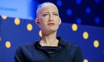Robot Sophia sắp sang Việt Nam đối thoại về Cách mạng 4.0