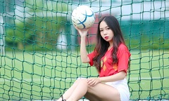 Nữ sinh FPT thổi hồn vào World Cup 2018