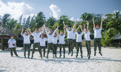 'Cáo' Vùng 5 chung màu áo cực chất 'ra thao trường'