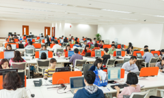 Chuyển chỗ, sếp tin không?