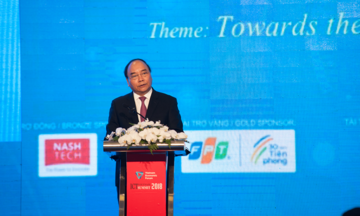 Thủ tướng Nguyễn Xuân Phúc: ‘FPT đang đi đầu đào tạo nguồn lực chuyển đổi số’