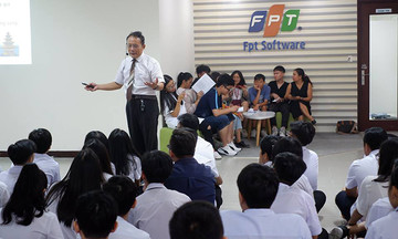 300 tân binh 'mục sở thị' FPT School Đà Nẵng