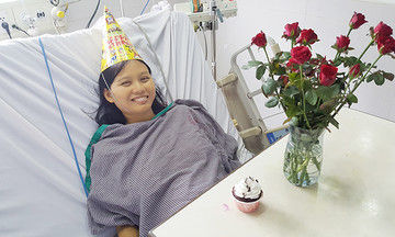 Nữ nhân viên FPT suy gan đón sinh nhật trong bệnh viện