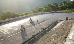 Cờ FPT tỏa nắng cùng đèo Hải Vân ở 'Hành trình kết nối'