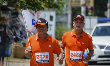 Chạy gần 20km, sếp 'Cáo' Tiền Giang quyết 'cân' thêm 10km cuối ở Cà Mau
