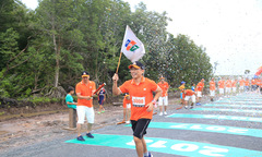 Khoảnh khắc CEO FPT Telecom tiến về cột mốc cực Nam Tổ quốc