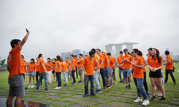 <p> Ngày 7/9, CBNV của FAP có mặt đầy đủ tại đập nước Marina Barrage trong trang phục áo cam FPT 30 năm Tiên phong. </p>