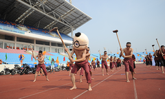 Chàng trai, cô gái Cuder nhà Phần mềm 'cày cuốc' trên cánh đồng Hội thao 13/9