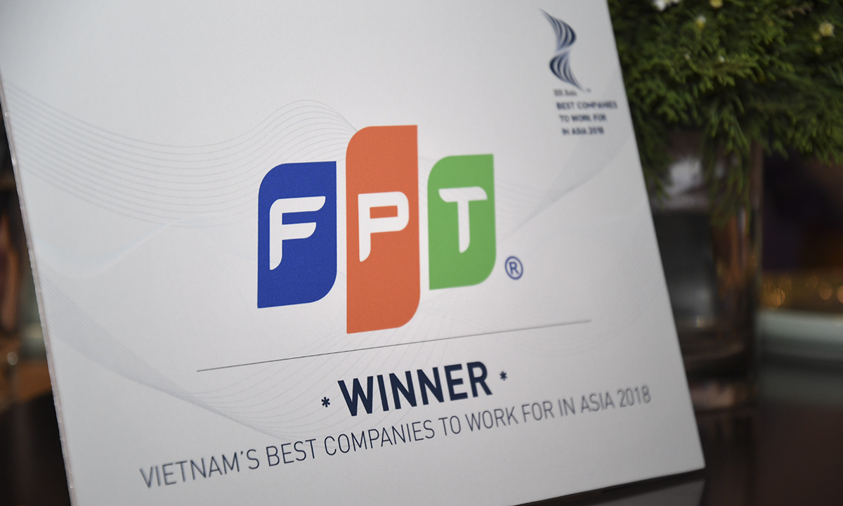 <p class="Normal"> Tối qua (ngày 14/9), tại sự kiện trao giải thưởng HR Asia Award 2018, FPT được vinh danh trong danh sách công ty có môi trường làm việc tốt nhất châu Á - Best Companies to Work for in Asia Award. Danh sách của HR Asia Award 2018 có 28 công ty tại thị trường Việt Nam. Tính toàn châu Á, danh sách này có 130 công ty.</p>