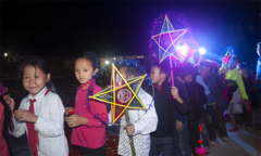 Hơn 3.000 học sinh miền cao nguyên đá đón Trung thu cùng người FPT