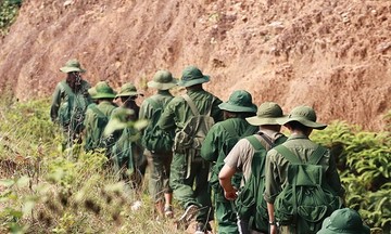 2.000 'chiến sĩ' ĐH FPT hành quân vượt đường rừng Xuân Hòa