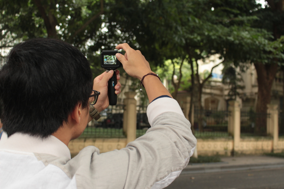 <p class="Normal" style="text-align:justify;"> Người dùng sử dụng ứng dụng Quik để chỉnh sửa video, ghép nhạc, tạo hiệu ứng thông minh và nhanh chóng trên một ứng dụng. Video giới hạn độ dài khoảng 30 giây và 3 video xuất sắc nhất sẽ được BTC chương trình trao tặng 3 chiếc GoPro chính hãng mới nhất tại Việt Nam.</p>