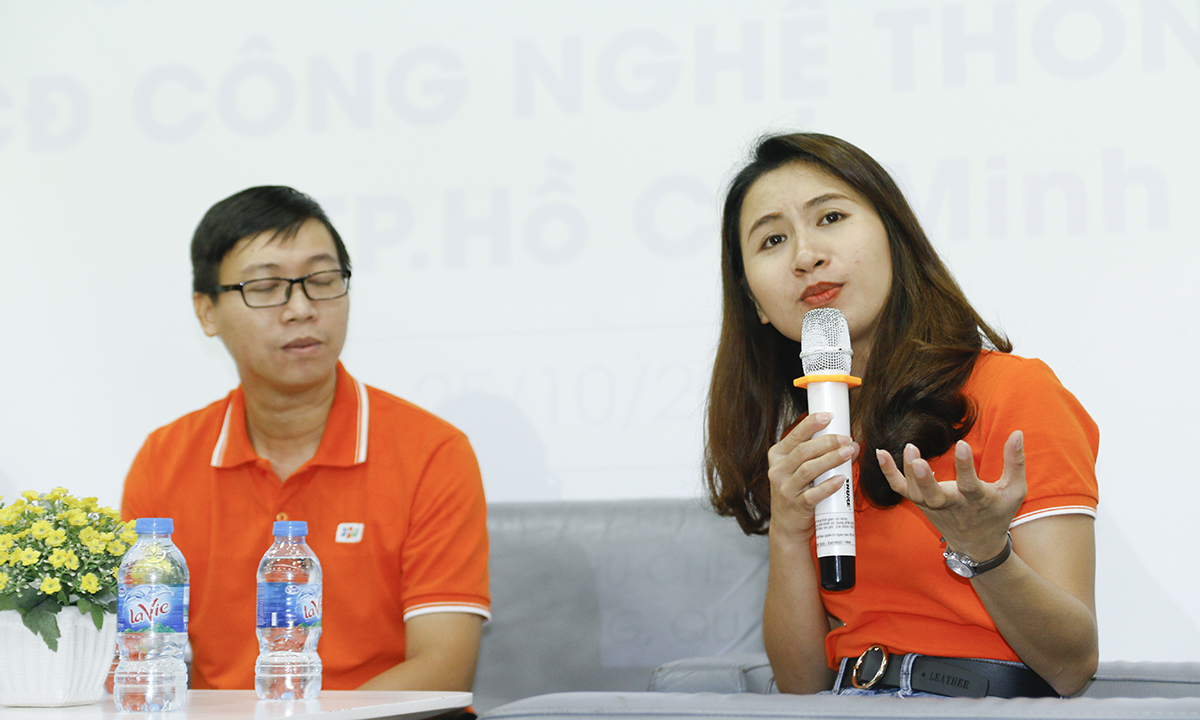 <p style="text-align:justify;"> Nội dung của chương trình gồm 2 phần: Chia sẻ của các lãnh đạo - sinh viên hỏi đáp và tham quan các phòng làm việc của FPT Telecom tại Tân Thuận. </p>