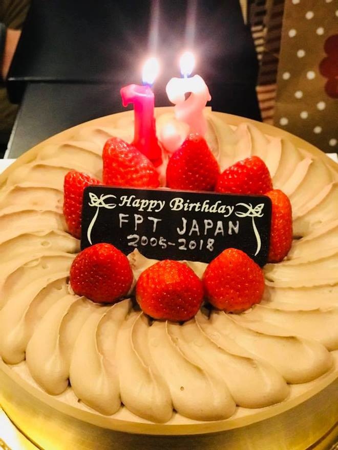 <p> Bánh sinh nhật văn phòng Shizuoka dành để chúc mừng FPT Japan 13 tuổi.</p>
