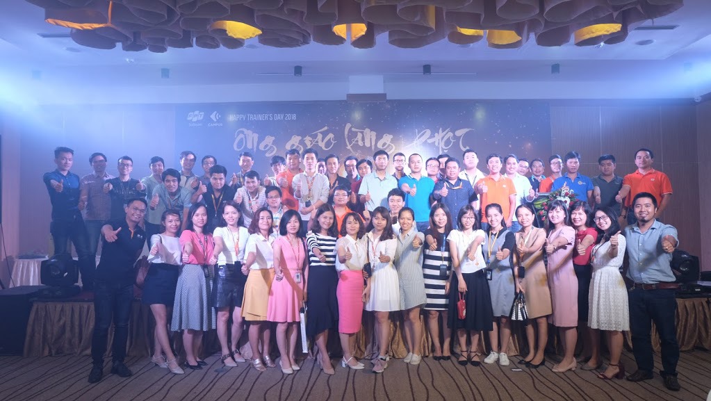 <p> Tại Đà Nẵng, các giảng viên nội bộ của FPT Software rất hào hứng với chương trình tri ân nhân ngày Nhà giáo Việt Nam 20/11 diễn ra tại khách sạn Royal Lotus. <em>Ảnh: </em><strong>Nhật Tuyền</strong>.</p>