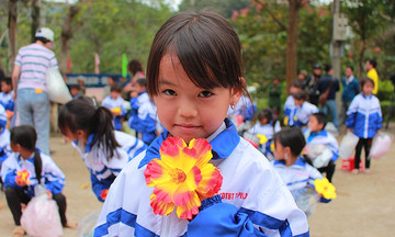 Những 'bông hoa nhỏ' của núi rừng Điện Biên