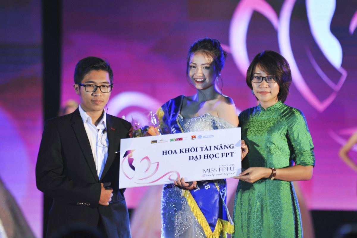 <p> "Nữ thần An Du" giành giải phụ đầu tiên - Hoa khôi tài năng FPT. </p>