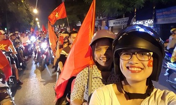 Người FPT 'đi bão' ăn mừng chiến thắng tuyển Việt Nam