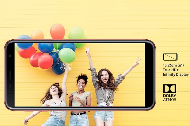 <p class="Normal" style="text-align:justify;"> Chiếc smartphone bán chạy nhất FPT Shop tuần qua là <strong>Galaxy J6+ phiên bản 2018</strong>. Sản phẩm sở hữu thiết kế đẹp mắt với bộ khung vỏ kim loại kính và 3 tùy chọn màu sắc đẹp mắt là xanh, đen và đỏ. Ngoài ra, Galaxy J6+ còn sở hữu camera kép lấy nét động Live Focus và màn hình vô cực rộng 6 inch. Hiện sản phẩm này có giá 4.390.000 đồng.</p>