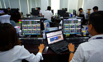 Cổ phiếu FPT Online tăng trần lên 154.000 đồng phiên chào sàn
