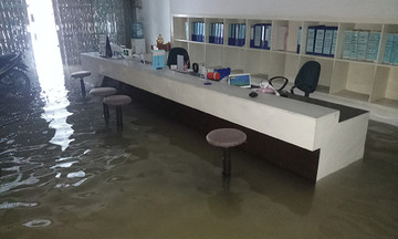 Văn phòng FPT Telecom Tam Kỳ chìm trong biển nước