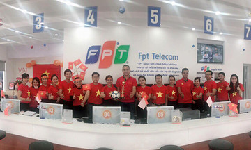 Văn phòng FPT Telecom Huế tràn ngập sắc đỏ sao vàng