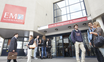 Cơ hội học tập tại Pháp cho sinh viên Kinh tế ĐH FPT