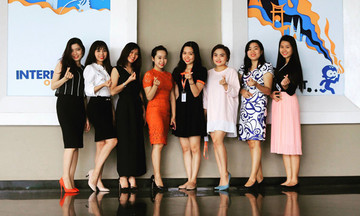 Nữ FPT Software nhận vé du lịch Đà Nẵng khi thi ảnh mặc đẹp