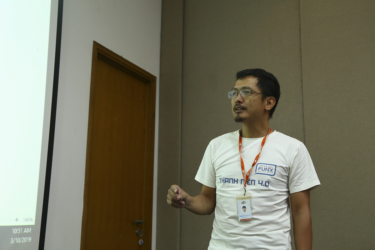<p style="text-align:justify;"> Để lan tỏa tinh thần của FPT Software đến các sinh viên FUNiX, anh Nguyễn Thành Lâm đã hướng dẫn xTers cùng hát bài "Phần mềm ca" - bài hát truyền thống theo phong cách STCo của nhà Phần mềm.</p>