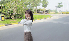 Vẻ đẹp tựa búp bê của nữ nhân viên nhà Phần mềm