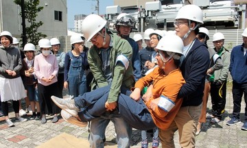 Khám phá diễn tập cứu hỏa, động đất tại FPT Japan