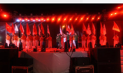 Người Hệ thống đón ngọn đuốc tuổi 25