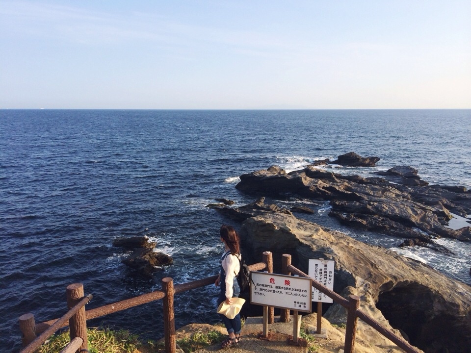 <div style="text-align:justify;"> Với những cơn sóng vỗ nhẹ, S<span style="color:rgb(0,0,0);">hougashima (Misakiguchi, tỉnh Kanagawa) </span>là một trong những địa danh ngắm biển tuyệt nhất dành cho người mê du lịch. </div>