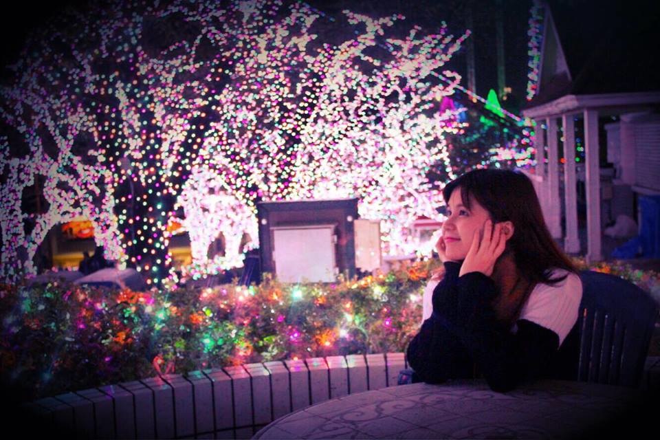 <div style="text-align:justify;"> Lễ hội ánh sáng (Winter Illuminations) là sự kiện nổi bật nhất được diễn ra trên khắp nước Nhật vào mùa đông, thông thường là vào khoảng thời gian từ tháng 11 đến hết tháng 12. Những lễ hội này thu hút rất nhiều người bởi độ rực rỡ và hoành tráng của các show trình diễn ánh sáng. </div>