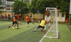 Luân lưu định đoạt, Wolf Cup Vùng 5 đón cú sốc đầu tiên