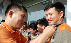 Hơn 100 cá nhân 'Cáo' Đà Nẵng nhận huy hiệu cống hiến