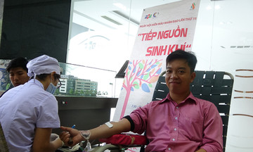 'Cháy' phiếu đăng ký hiến máu tại FPT Tân Thuận