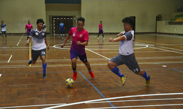 Ngược dòng nghẹt thở, Futsal nhà Cáo kịch tính ngày khai mạc