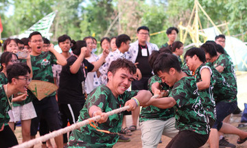 400 học sinh FPT School Đà Nẵng thắp lửa hội trại