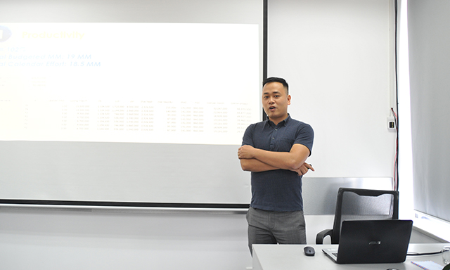 Anh Nguyễn Duy Thành () chia sẻ về cách làm sao để tăng năng suất dự án.