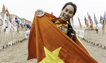 Nữ runner chinh phục 4 sa mạc làm MC tại VnExpress Marathon