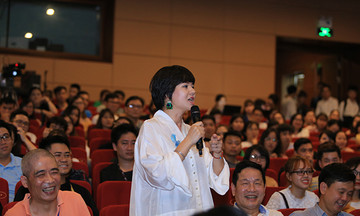 MC Diễm Quỳnh: ‘FPT đã lấy của showbiz vài ca sĩ chuyên nghiệp’
