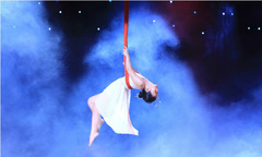 Người đẹp Hệ thống bay trên Sao Chổi