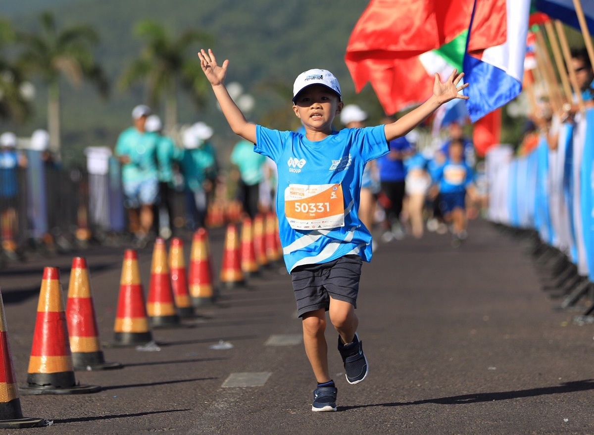 <p> "Mỗi bước chạy của bạn sẽ góp một viên gạch vào chương trình Ánh sáng Học đường của Quỹ Hy vọng" là phương châm của Ban tổ chức giải chạy VnExpress Marathon 2019 - VM Quy Nhơn 2019 nhằm hướng tới cộng đồng.</p>