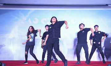 Sinh viên FPT thi nhảy đối kháng như vũ công chuyên nghiệp