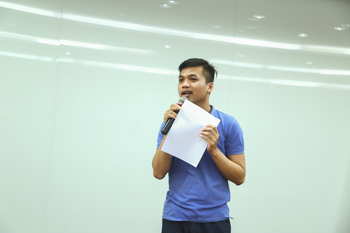 <p style="text-align:justify;"> Kết thúc 15 tiết mục dự thi, anh Nguyễn Kim Long đại diện Ban giám khảo đã nhận xét chung các tiết mục dự thi và công bố kết quả với 9 thí sinh được lựa chọn trở thành thành viên mới của Đoàn Văn công.</p>