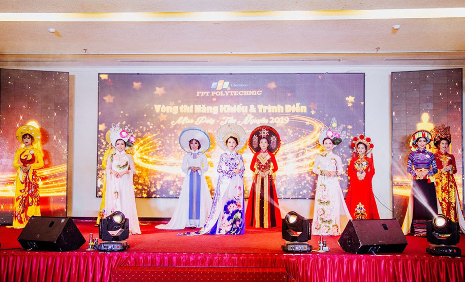 <p style="text-align:justify;"> Ngày 14/7, 11 thí sinh Miss Poly Tây Nguyên (FPT Polytechnic) đã bước vào phần thi tài năng tại khách sạn Hai Bà Trưng, TP Buôn Ma Thuột, tỉnh Đăk Lăk. Trước đó, đơn vị cũng đã tổ chức vòng sơ loại và bình chọn cho 11 thí sinh. </p>