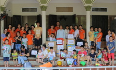 FPT Small thăm trẻ em mồ côi 'Mái ấm Thiên Ân'